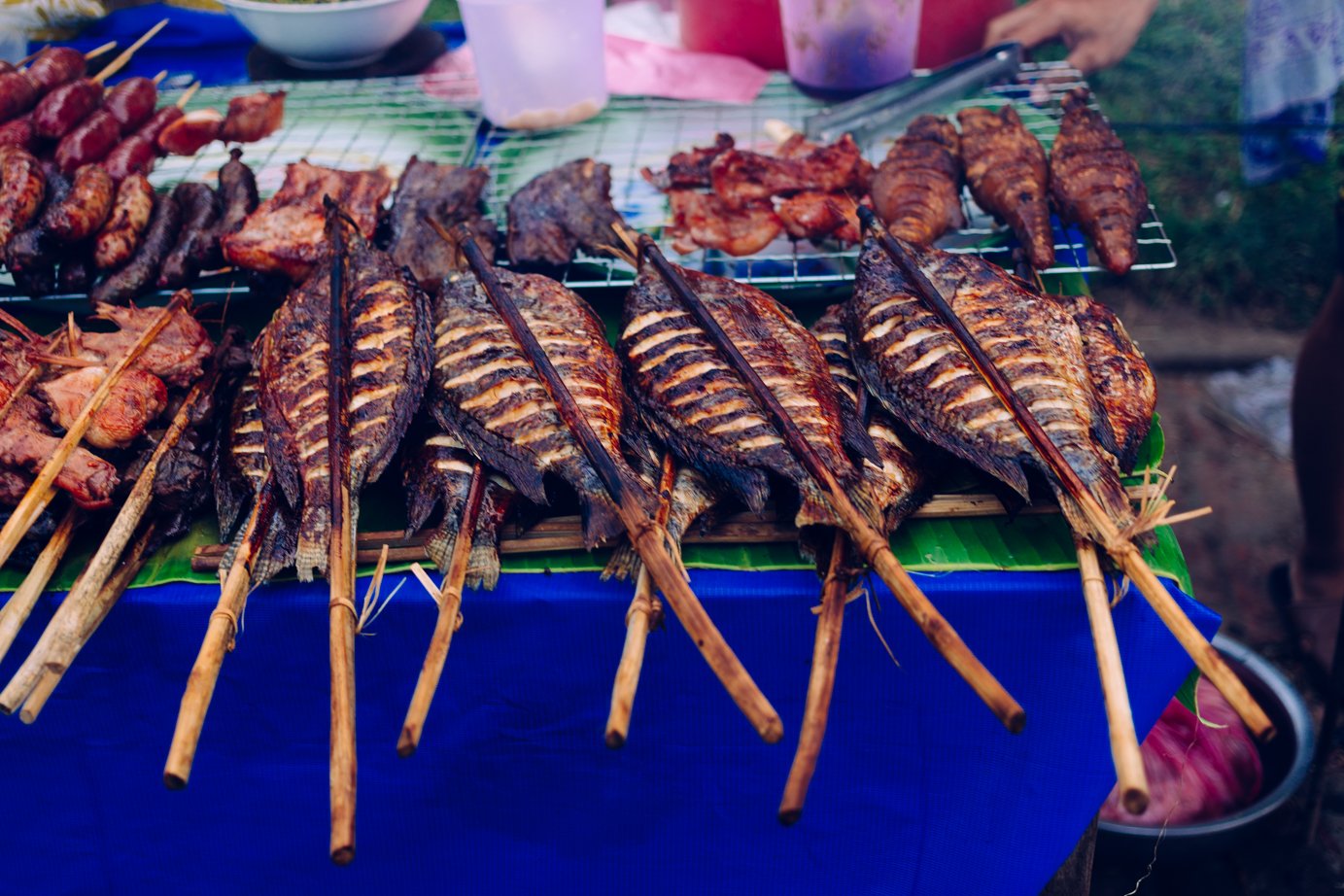 Grillowana ryba z Mekongu. Mistrzostwo świata i smak, którego nie można przegapić będąc w Luang Prabang